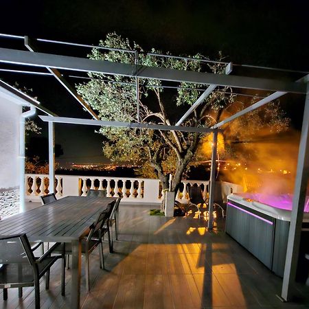 Villa Vue Mer, Terrasse Et Spa Niza Exterior foto