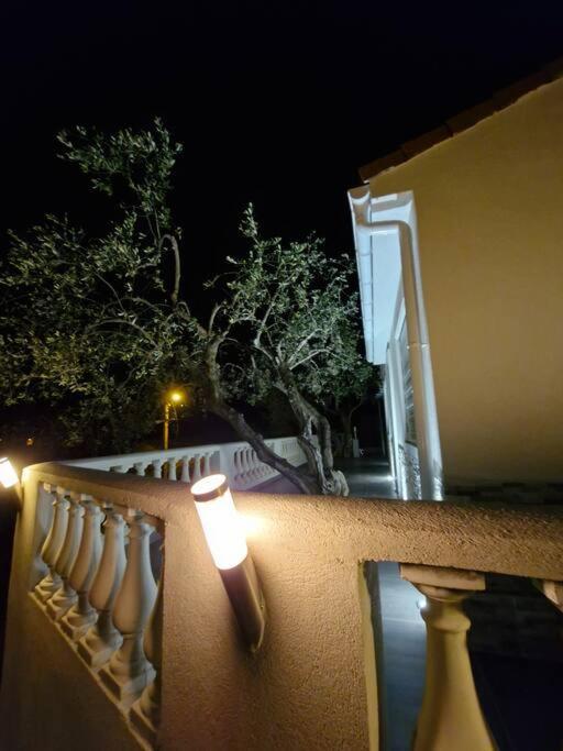 Villa Vue Mer, Terrasse Et Spa Niza Exterior foto