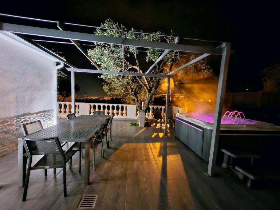 Villa Vue Mer, Terrasse Et Spa Niza Exterior foto